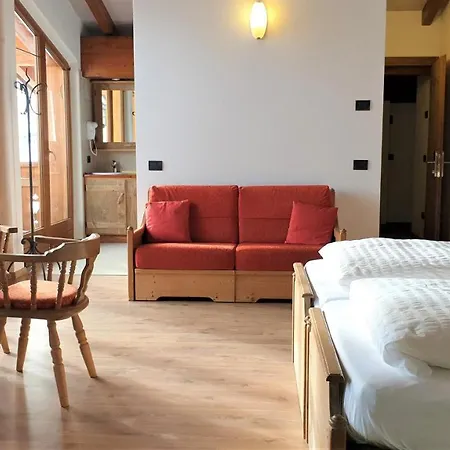 Alpino Lodge Bivio Hotel